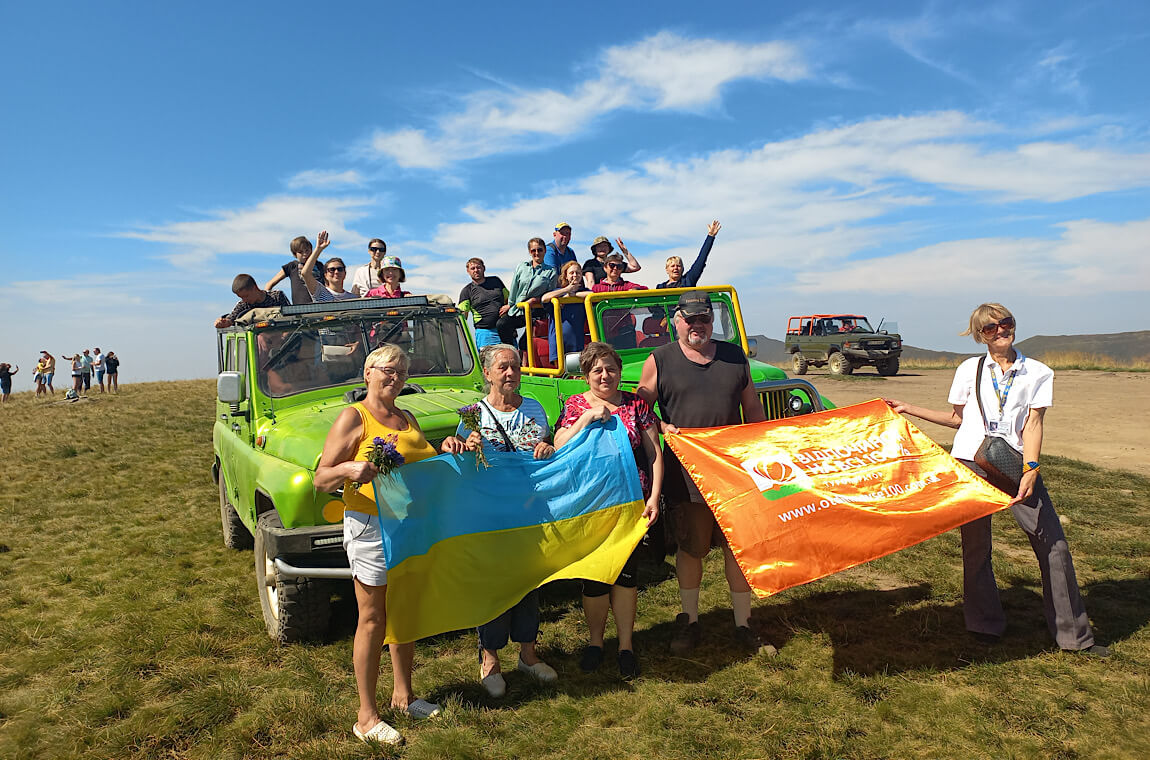 Картинка джипы на гору гемба